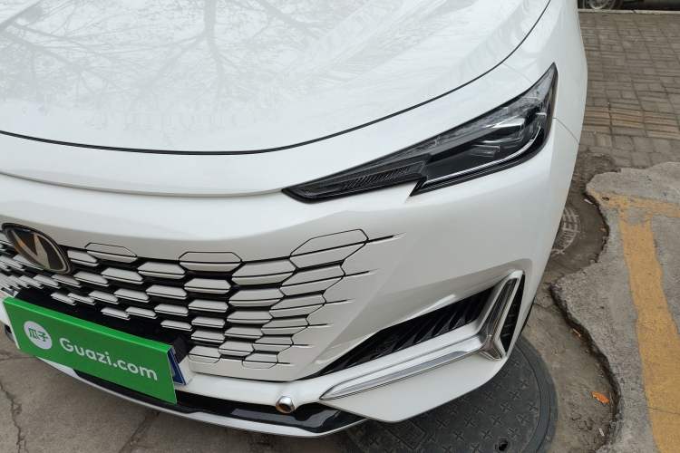 Used Changan UNI-K 2023 2.0T Two-Wheel Drive Yue Ling Trim
