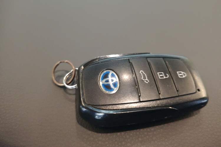 Used Toyota FRONTLANDER 2023 2.0L Smart Electric Hybrid Dual-Engine Deluxe Version