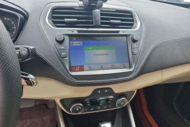 Used Ford Escort 2015 1.5L Automatic Fashion Model Audio And AC Panel