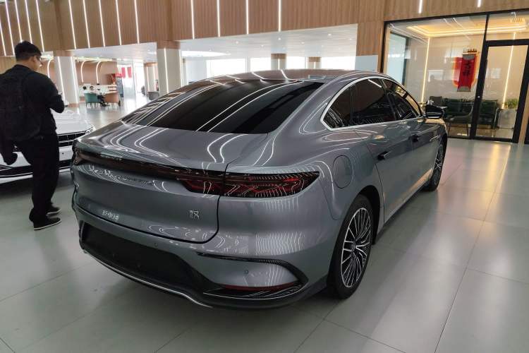 Used BYD Han 2024 EV Glory Edition 506KM Front-Wheel-Drive Premium Model Rear Right 45 Deg