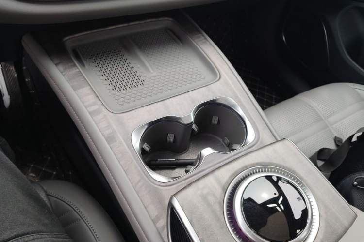 Used Hongqi Tiangong 08 2025 680 Ultra Four-Wheel-Drive Version