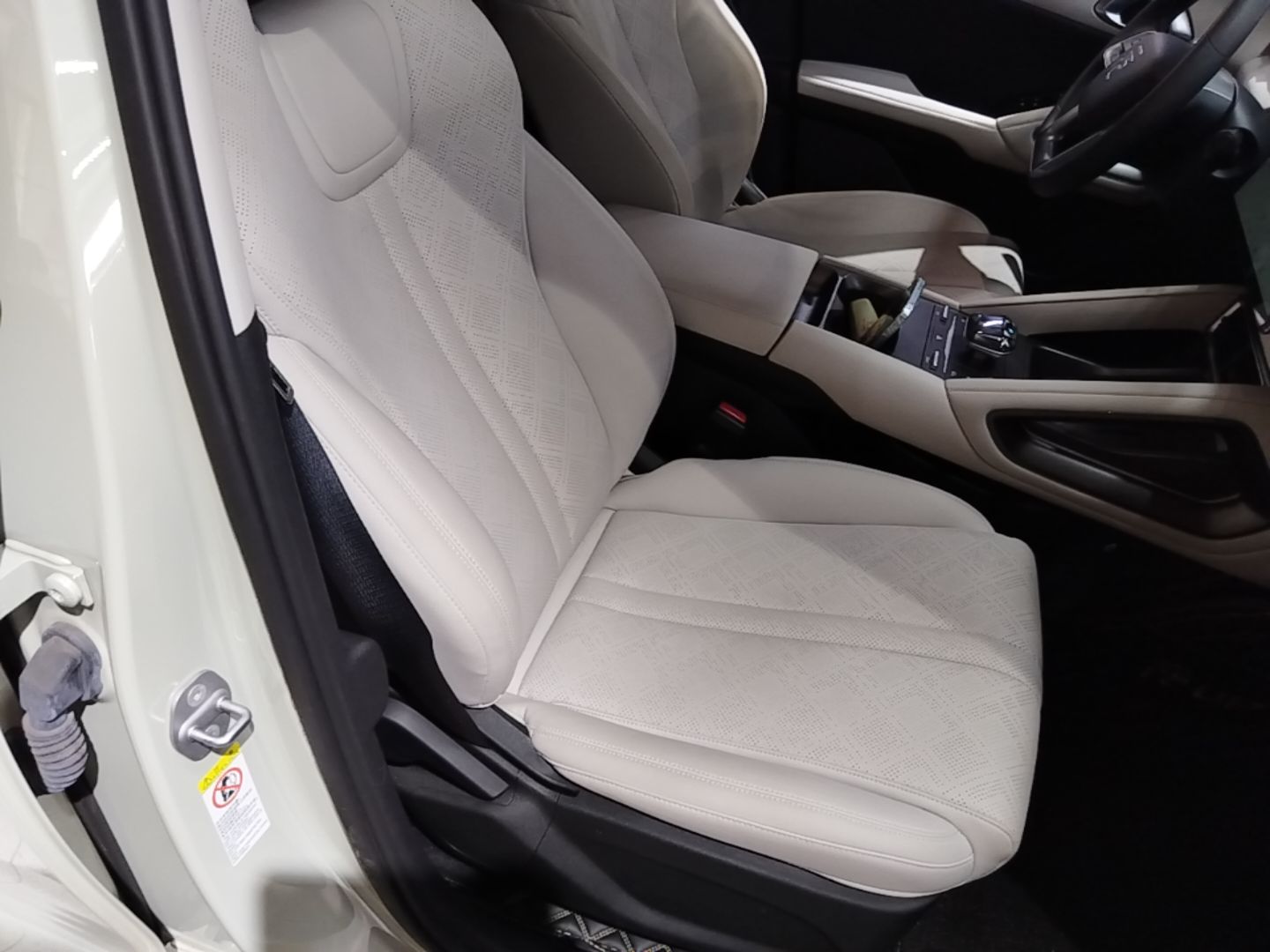 BYD Yuan UP 2024 401KM Leading Edition — снимка 19