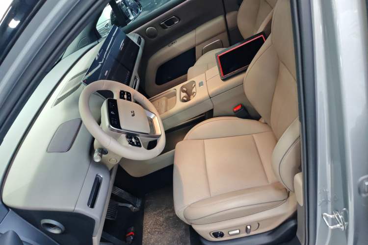 Used Li Auto i6 2025 Model Two-Wheel-Drive Standard Type