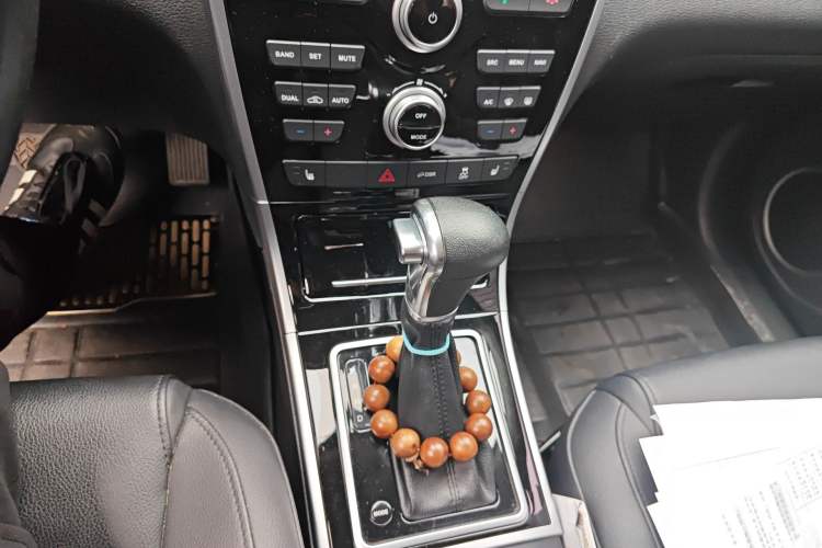 Used Haval H2 2017 Red-Label 1.5T Automatic Two-Wheel Drive Luxury Model Gear Lever