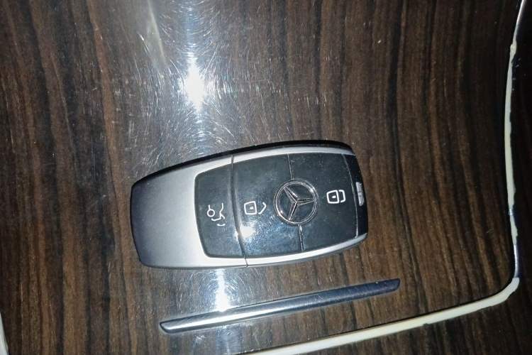 Used Mercedes-Benz C-Class 2015 Facelift C 200 L Vehicle Key