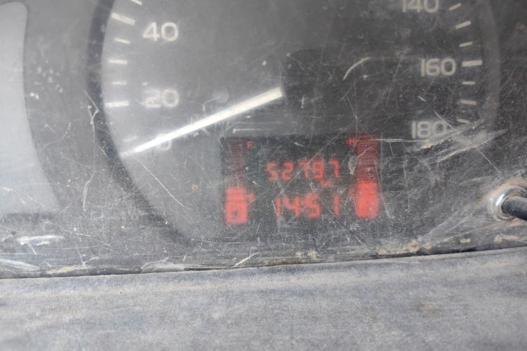 Used Wuling Rongguang 2019 1.2L S Van Standard Model with 5 Seats Odometer Close Up