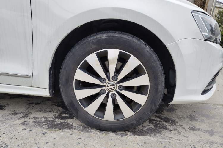 Used Volkswagen Sagitar 2017 230TSI Automatic Comfort Version
