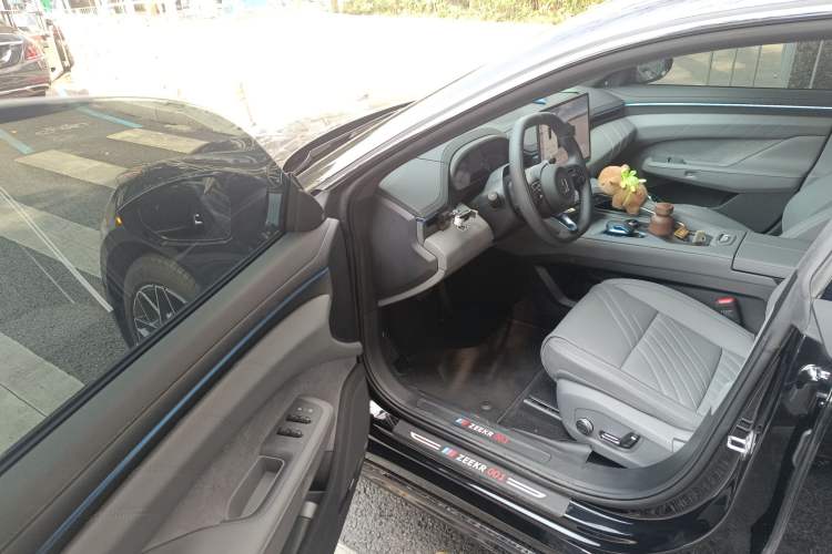 Used Zeekr 001 2024 WE Edition 95 kWh All-Wheel Drive Driver Seat