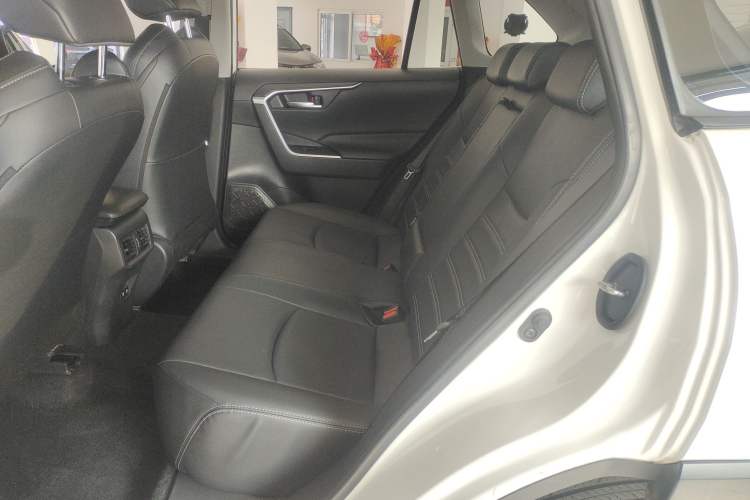 Used Toyota Wildlander 2020 2.0L CVT 4x4 Luxury Edition
