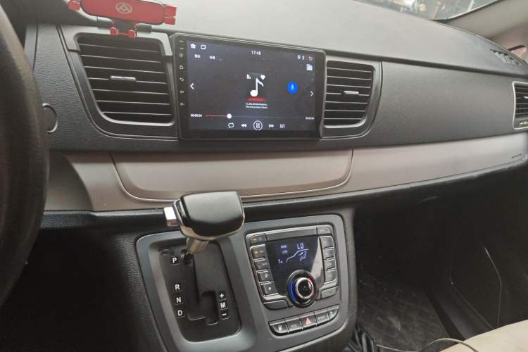 Used SAIC MAXUS G10 2019 Facelift PLUS 2.0T Automatic Smart Edition China VI Standard Audio And AC Panel