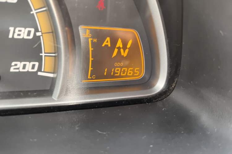 Used Chevrolet Sail 2011 Sedan 1.4L AMT Happiness Edition