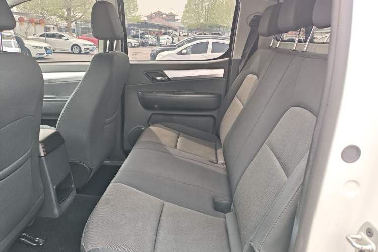 Used JAC Group T6 2022 2.0T Diesel Two-Wheel Drive Engineering Version with Long Wheelbase Left Rear Seat