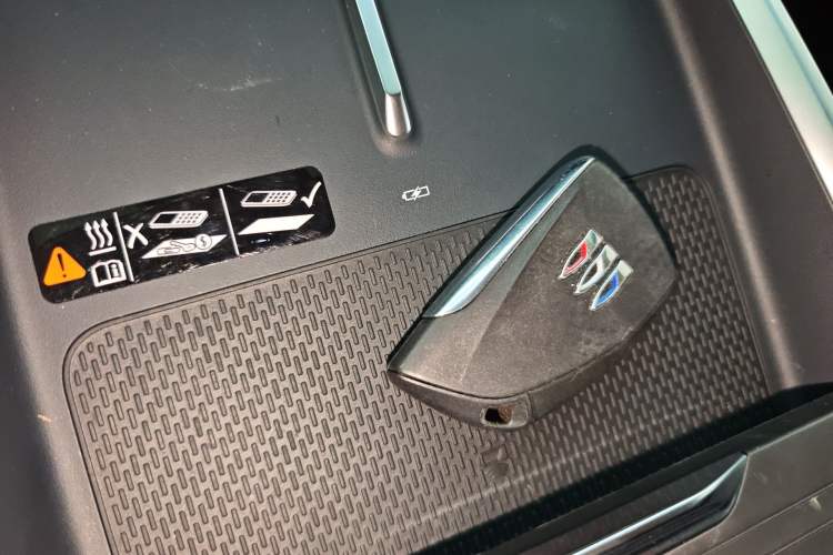 Used Buick LaCrosse 2025 28T Platinum Edition
