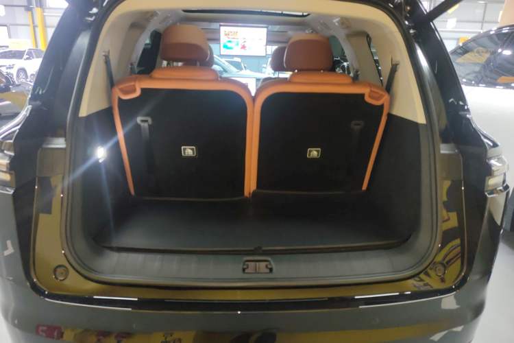 Used Leapmotor C16 2024 Range-Extended 200 Luxury Edition Trunk