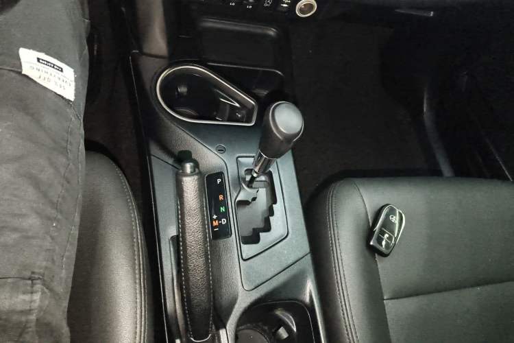 Used Toyota RAV4 2016 2.0L CVT Two-Wheel Drive Comfort Edition China V Standard