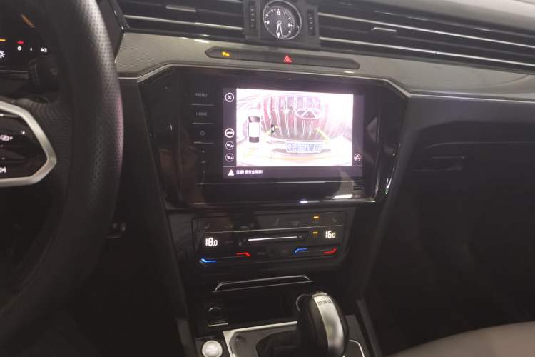 Used Volkswagen Magotan 2023 2 Million Units Limited Edition 280TSI DSG Leading Version