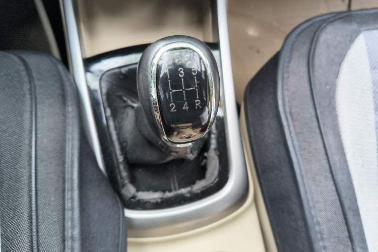 Used CHANGAN Eado 2015 1.6L Manual Luxury Model China IV Standard Gear Lever