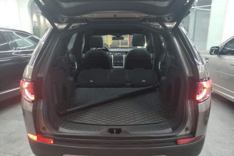 Used Land Rover Discovery Sport 2015 2.0T HSE LUXURY Trunk