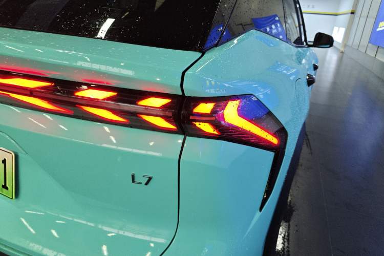 Used Geely Galaxy L7 2024 1.5T 115 km MAX Dragon Edition Right Rear Taillight