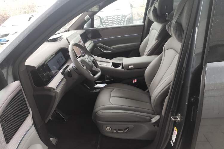 Used Denza N9 2025 Flagship Model