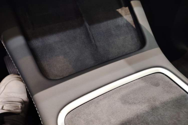 Used Tesla Model Y 2024 Rear-Wheel-Drive Version
