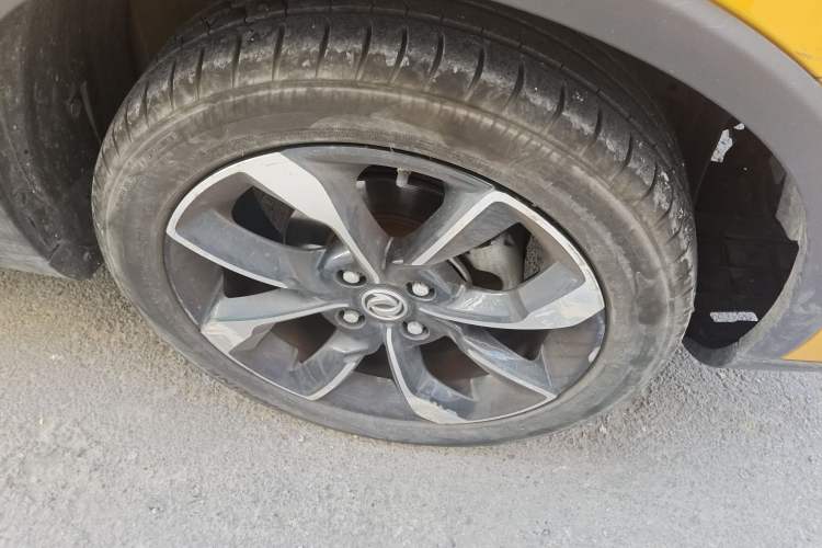 Used Dongfeng Aeolus AX4 2018 1.6L Manual Trendy Model with Sunroof Right Front Wheel Hub