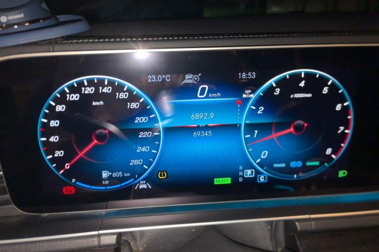 Used Mercedes-Benz GLS 2023 GLS 450 4MATIC Stylish Model Odometer Close Up