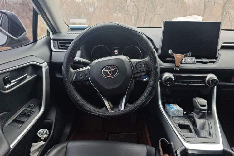 Used Toyota Wildlander 2020 Dual-Engine 2.5L E-CVT Two-Wheel Drive Luxury Edition