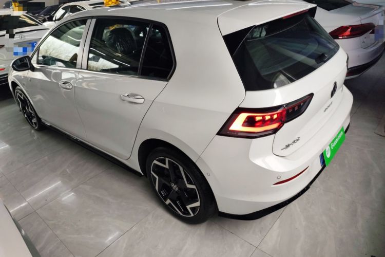 Used Volkswagen Golf 2025 300TSI R-Line
