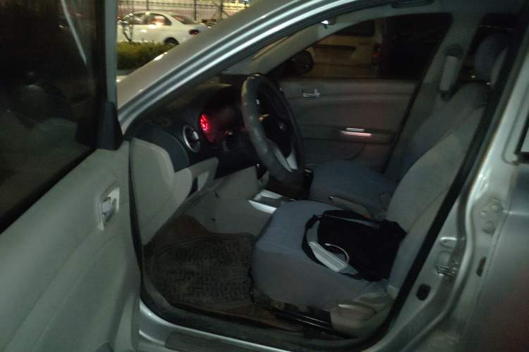 Used CHANGAN Alsvin V3 2015 1.4L Manual Warm-Hearted Model China V Standard
