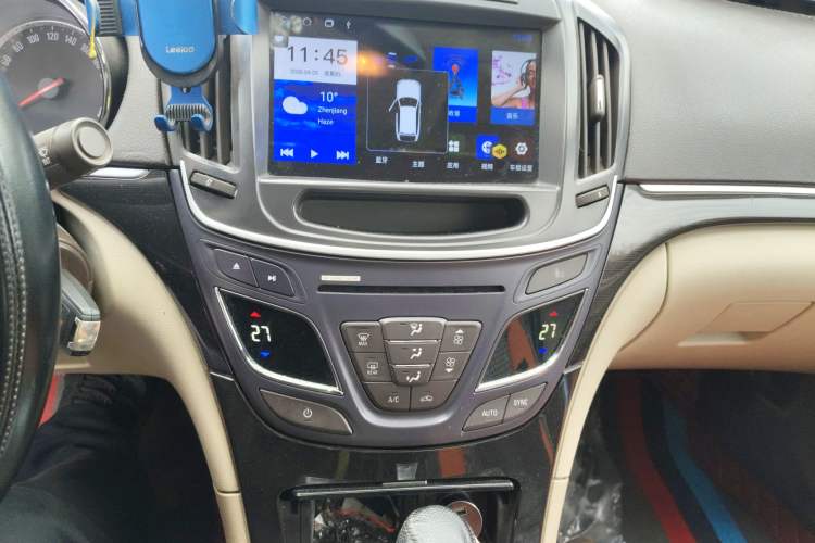 Used Buick Regal 2015 2.0L Leading Fashion Edition Audio And AC Panel