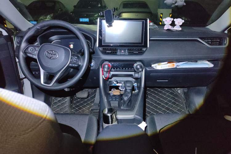 Used Toyota RAV4 2020 2.0L CVT 4x4 Trend Edition
