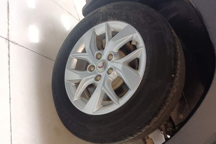 Used Wuling Hongguang S3 2019 1.5L Manual Luxury Model China VI Standard
