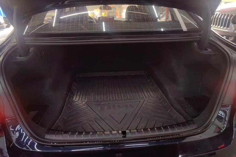 Used BMW 5 Series 2022 Restyled 525Li Luxury Package Trunk