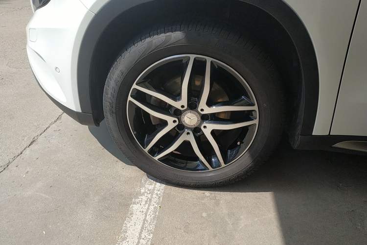 Used Mercedes-Benz GLA 2015 GLA 220 4MATIC Fashion Model Left Front Wheel Hub