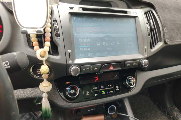 Used Kia Sportage R 2014 2.0L Automatic Two-Wheel Drive GLS Trim Audio And AC Panel