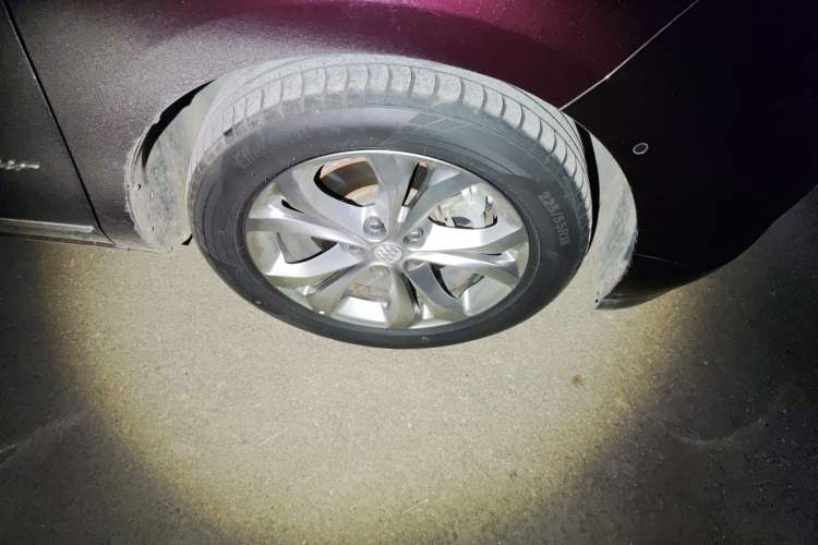 Used Buick GL8 2017 28T Avenir Avia National Emission Standard V
