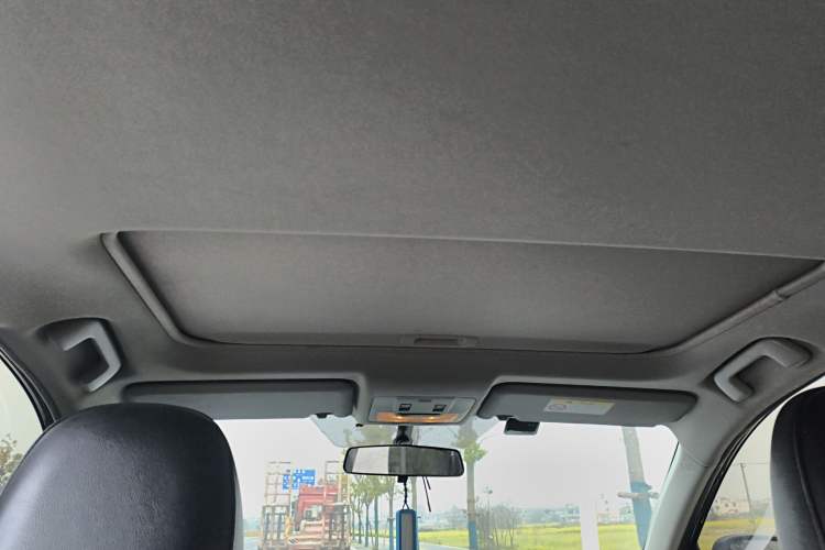 Used Toyota RAV4 2016 2.0L CVT Two-Wheel Drive Fashion Edition China V Standard
