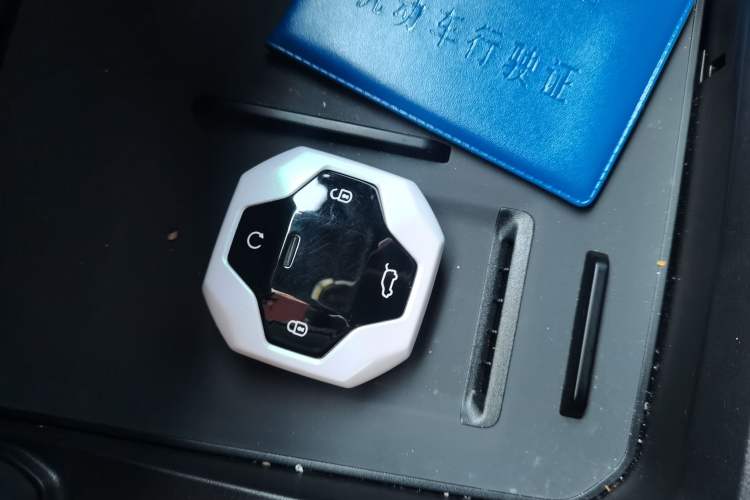 Used JETOUR Traveler 2025 2.0TD DCT Four-Wheel Drive Silver Dragon Wings Air
