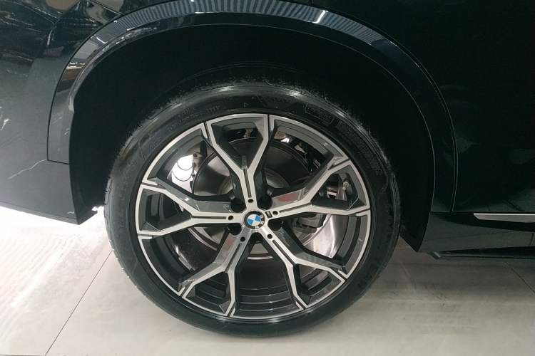 Used BMW X5 2023 xDrive 30Li Luxury M Sport Package
