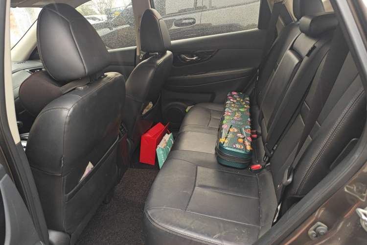 Used Nissan X-Trail 2019 2.0L CVT Smart Connect Comfort Edition 2WD