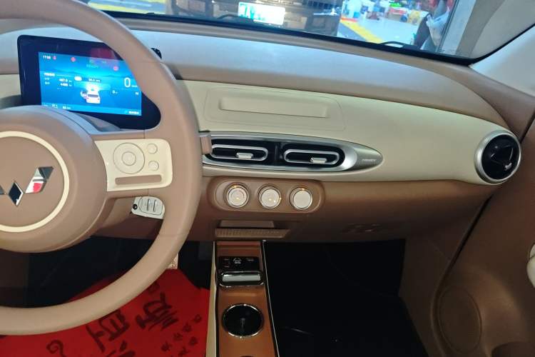 Used Wuling Hongguang MINIEV 2025 Four-Door Version Advanced Edition Audio And AC Panel