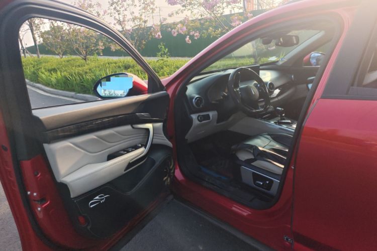 Used Wey VV7 2017 2.0T Ultra-Luxury Version
