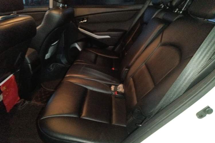 Used SsangYong Korando 2013 2.0L Gasoline Two-Wheel Drive Automatic Luxury Navigation Edition
