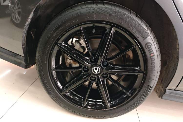 Used CHANGAN UNI-V iDD 2023 ZhiDian iDD 1.5T 113km Smart & Fun Version
