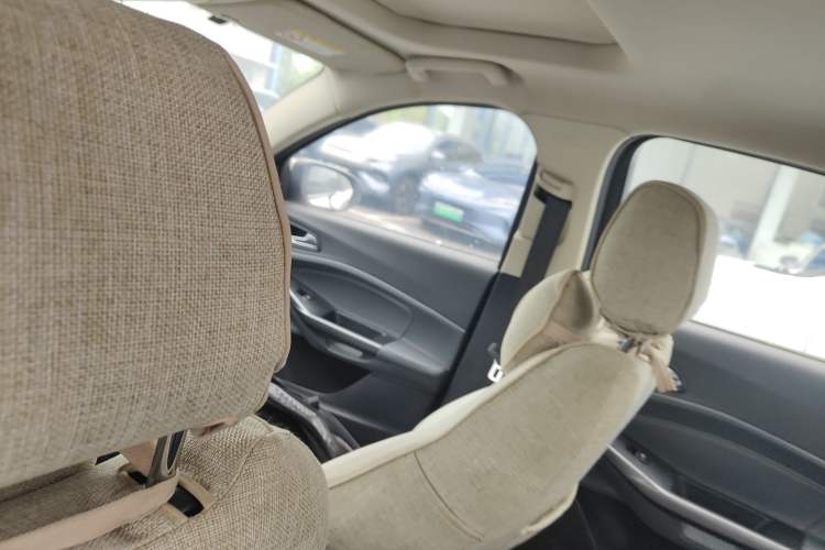 Used Ford Escort 2015 1.5L Automatic Fashion Model Headliner