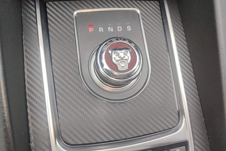 Used Jaguar F-PACE 2020 2.0T Rally Edition Gear Lever