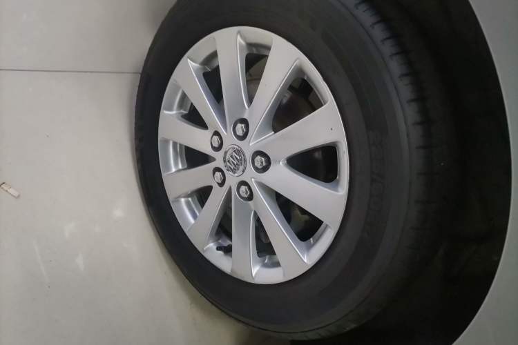 Used Buick GL8 2018 28T Comfort Model China VI Standard Exterior 5