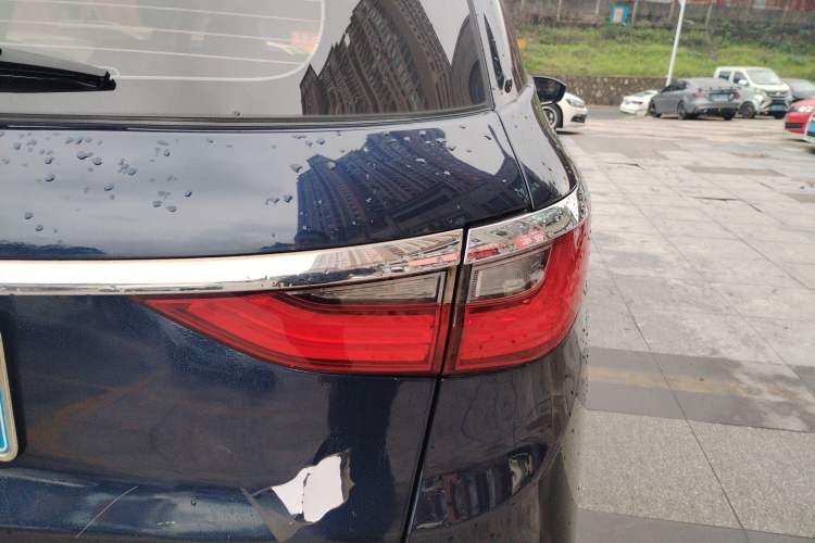 Used BYD Song MAX 2017 1.5T Manual Smart Connect Luxury 7-Seater