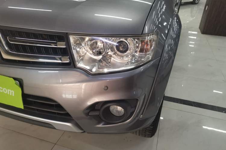 Used Mitsubishi Pajero Sport 2013 3.0L Automatic 4x4 Flagship Edition
